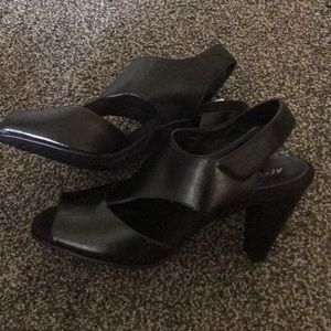Aerosoles black heels